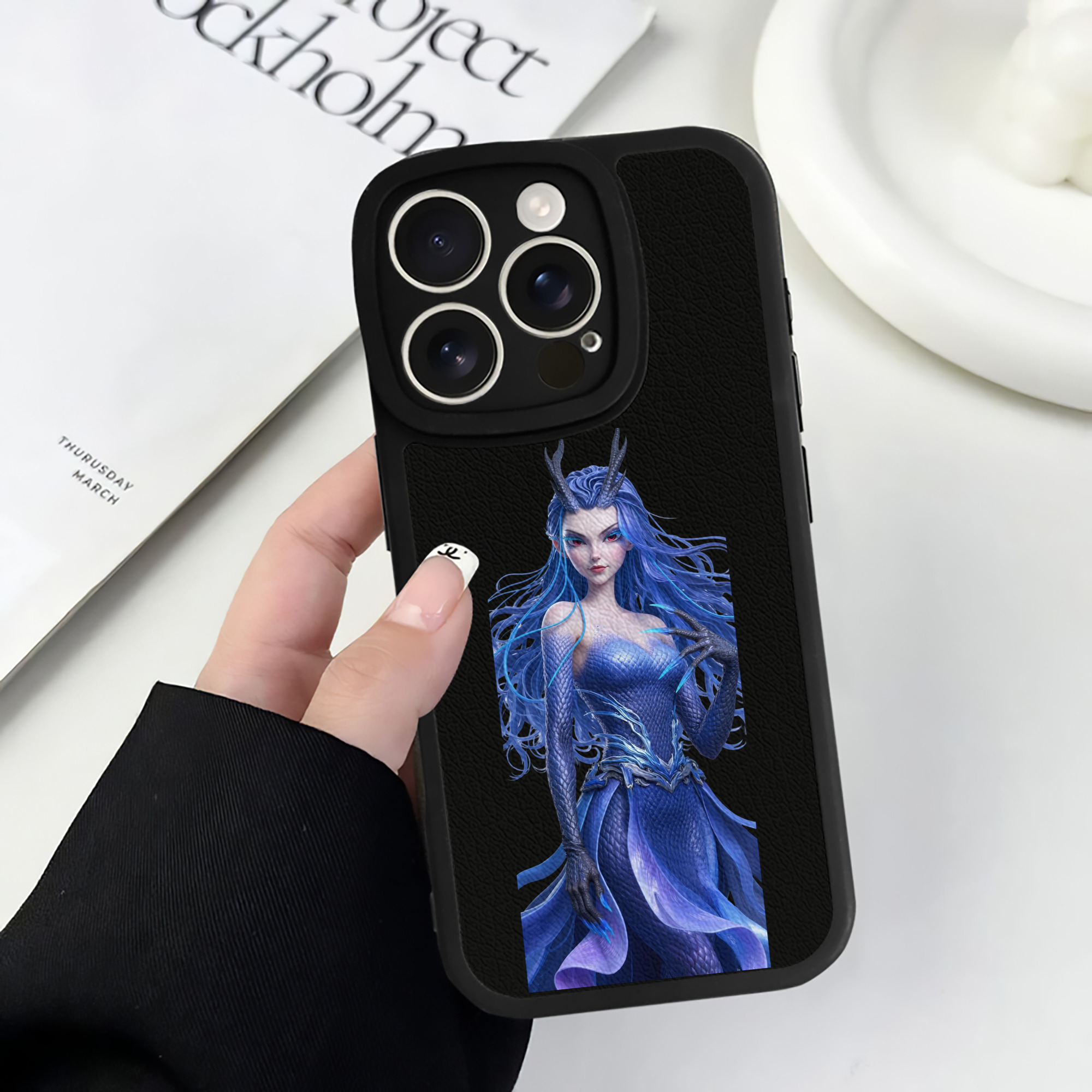 （画像用） Ne Zha 2 ナタ 魔童の大暴れ 【iPhone 16シリーズ対応】シリコンスマホケース（レザー調） 材質：シリコン